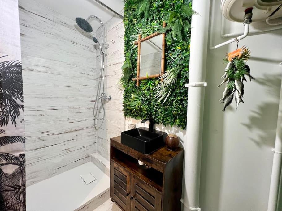 Nuit Dans La Jungle - Love Room Souppes-sur-Loing Exteriér fotografie